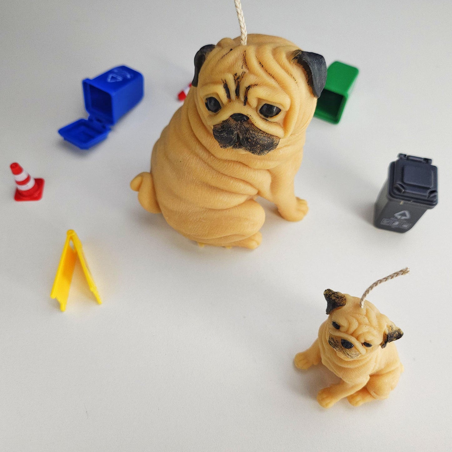 Pug candles, dog-shaped candles, scented candles, pet candles, handmade candles, custom candles, puppy candles, soy wax, cuttie gifts for dog owners, funny candles, dog lovers, unique candles, special gifts, eco-friendly soy wax, home decor