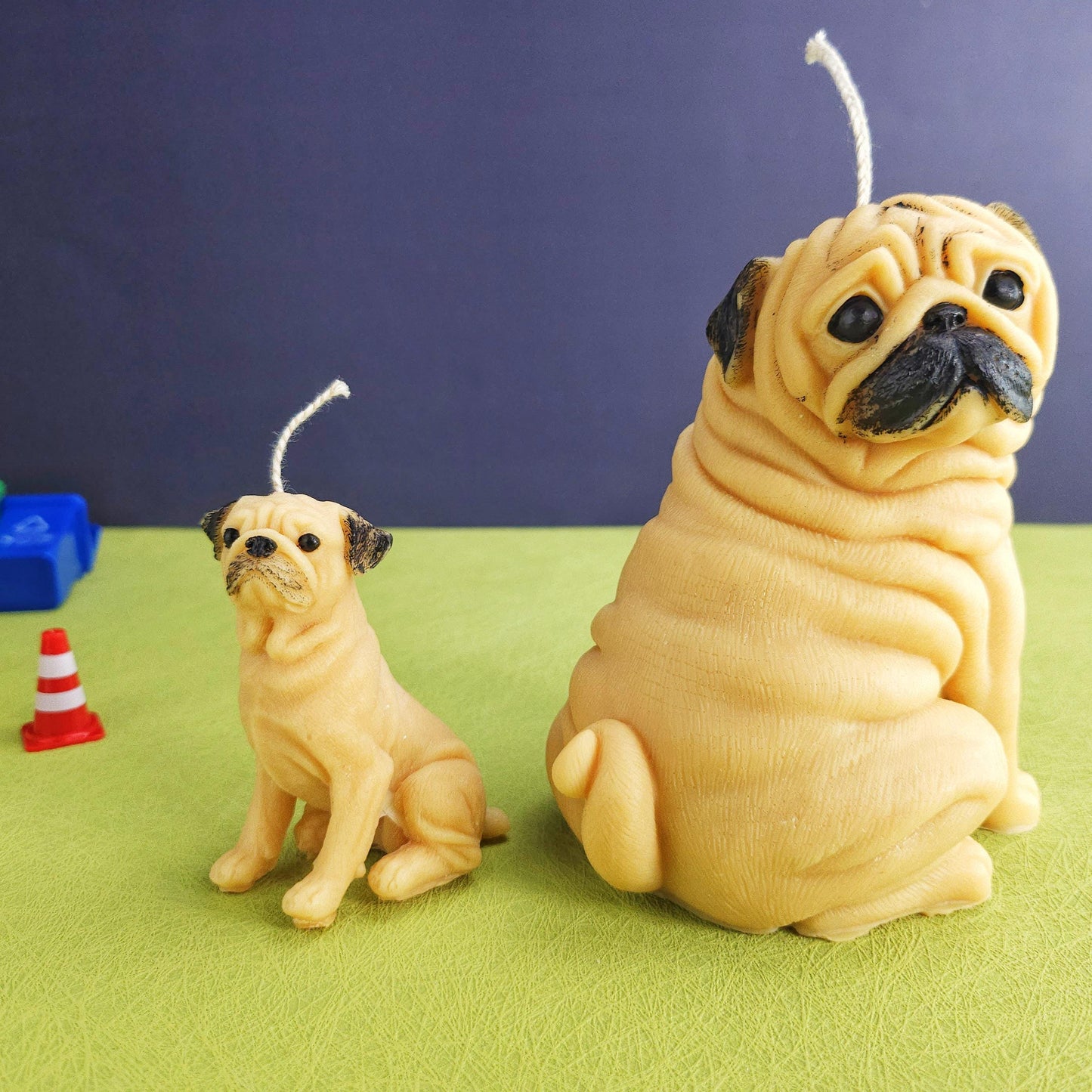 Pug candles, dog-shaped candles, scented candles, pet candles, handmade candles, custom candles, puppy candles, soy wax, cuttie gifts for dog owners, funny candles, dog lovers, unique candles, special gifts, eco-friendly soy wax, home decor