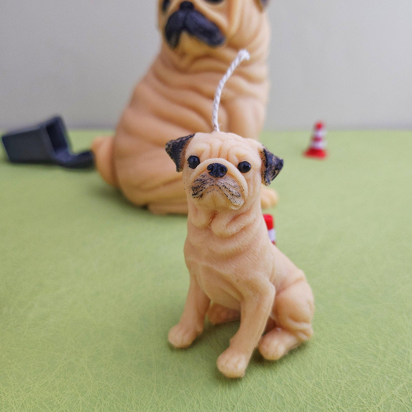 Pug candles, dog-shaped candles, scented candles, pet candles, handmade candles, custom candles, puppy candles, soy wax, cuttie gifts for dog owners, funny candles, dog lovers, unique candles, special gifts, eco-friendly soy wax, home decor