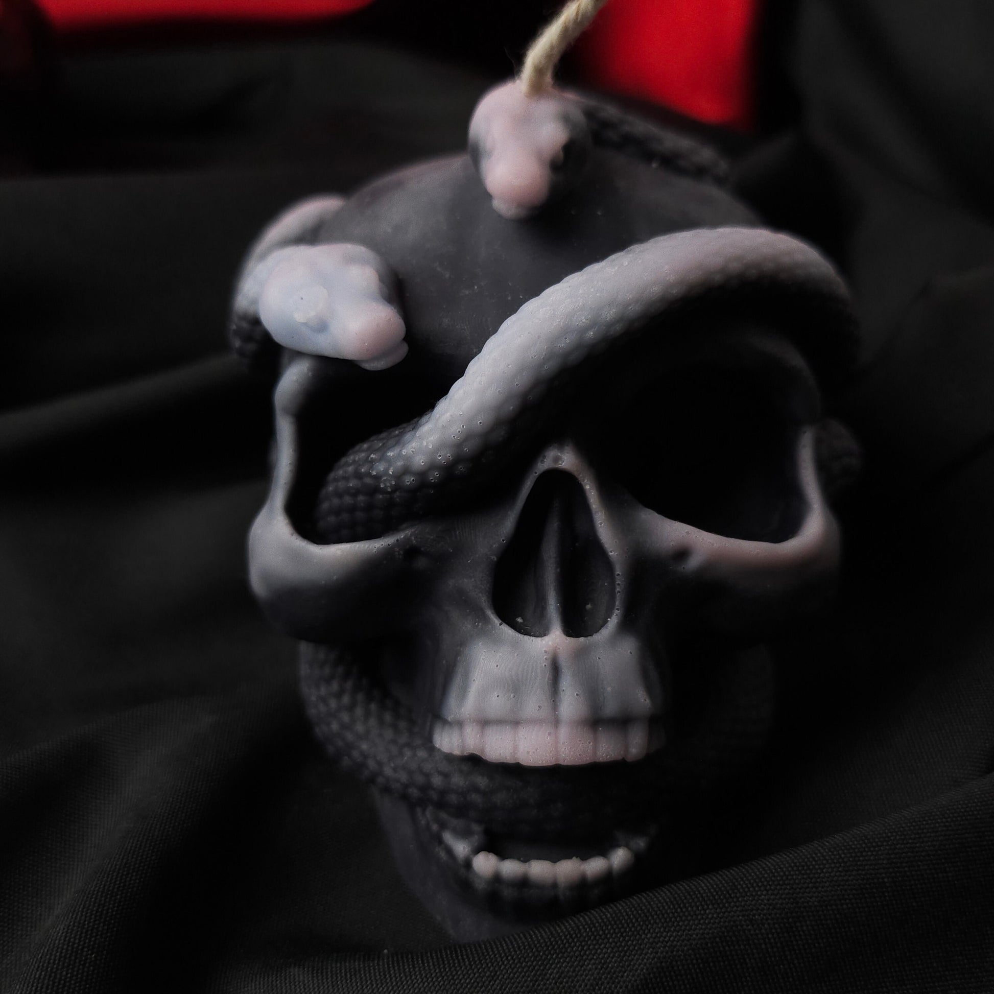 Halloween Candle | Spooky | Fall season candle | Halloween lover gift | Day of the Dead | Calavera candle | Skull Candle | Bleeding Candle